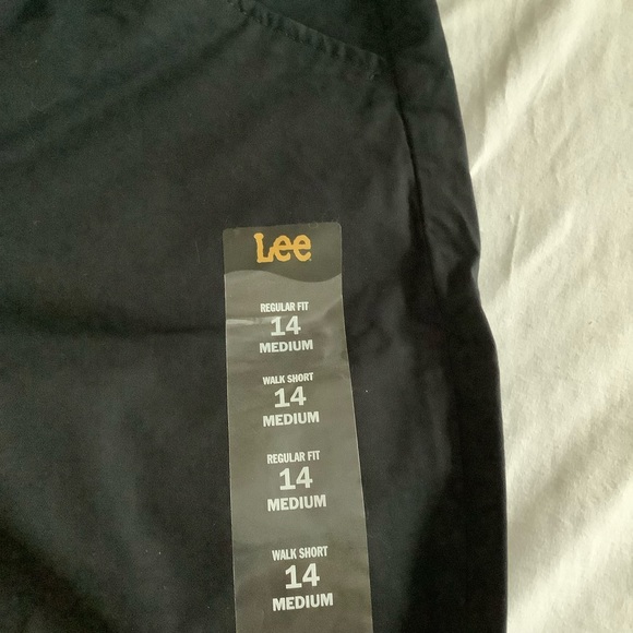 NWT Lee Womens short Regular Fit, Mid Rise, Black Color, Sz 16 Medium, 14 Medium - Picture 15 of 15